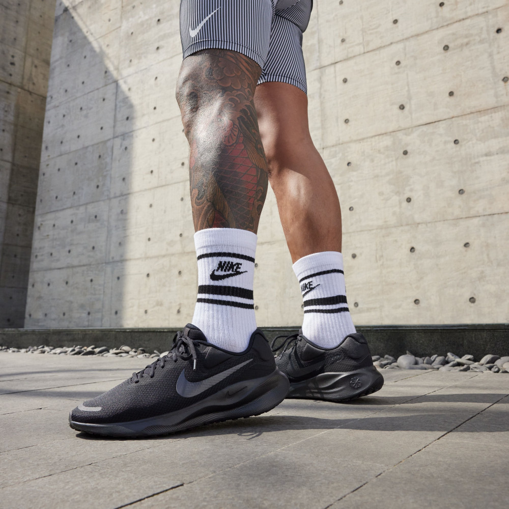 nike revolution 7